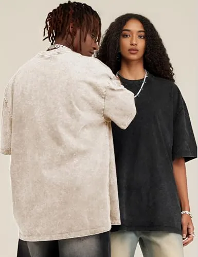 An Arssm 3-pack on the model: the shoulder seam sits down the arm and the sleeve reaches the elbow, which is the cut, not a size mistake.
